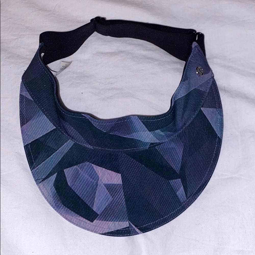 Never worn Lululemon visor!